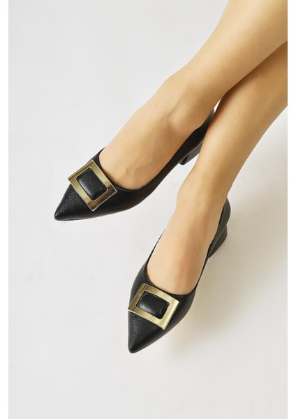 Charoline Siyah Tokalı Kısa Topuklu Sivri Burunlu Ayakkabı modelleri
