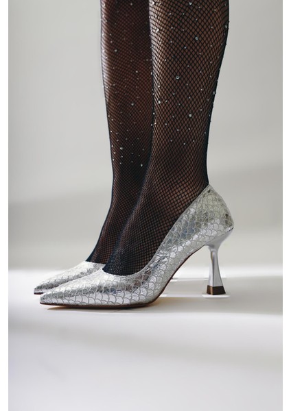 Celestine Gümüş Balık Pulu Dokulu Sivri Burunlu Stiletto fırsatları