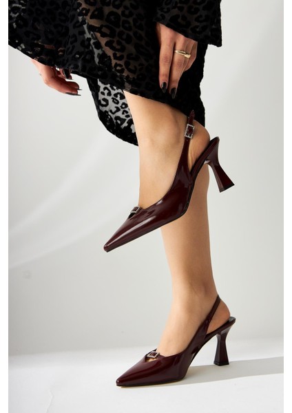 Chiara Bordo Rugan Sivri Burunlu Taşlı Toka Detaylı Kadın Topuklu Ayakkabı fiyatları