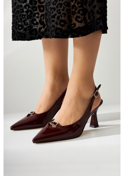 Chiara Bordo Rugan Sivri Burunlu Taşlı Toka Detaylı Kadın Topuklu Ayakkabı fırsatları