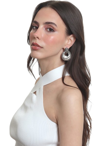 Kadın Yaprak Dokulu Çivili Model Çanta Formlu Küpe modelleri