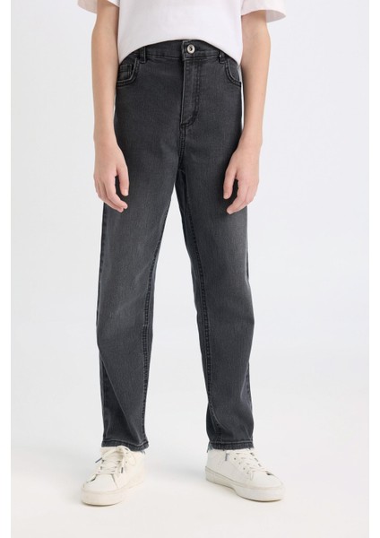 Erkek Çocuk Loose Fit Düz Paça Cepli Basic Düz Jean Pantolon C3698A824WN fırsatları