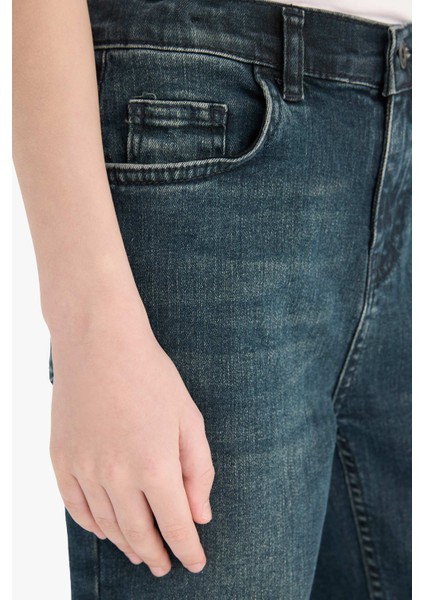 Erkek Çocuk Straight Fit Düz Paça Jean Pantolon D7087A825SP indirimleri