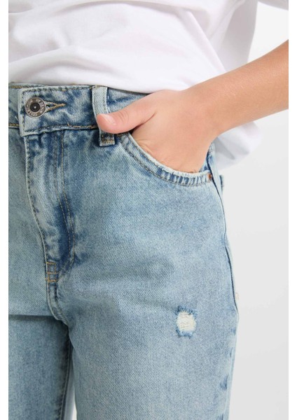 Kız Çocuk Okul Mom Fit Yırtık Detaylı Dar Paça Jean Pantolon D3524A824WN indirimleri