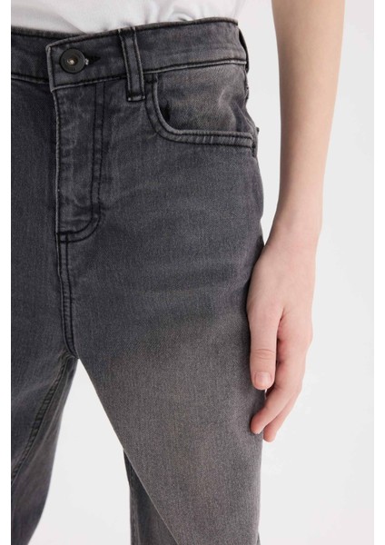 Erkek Çocuk Loose Fit Düz Paça Basic Düz Jean Pantolon D6489A825SM indirimleri
