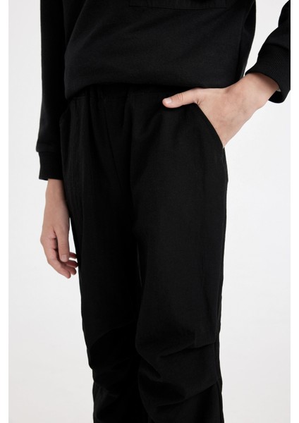 Erkek Çocuk Beli ve Paçası Lastikli Paraşüt Jogger Pantolon C6616A824AU indirimleri