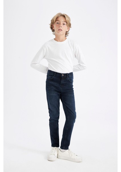 Erkek Çocuk Slim Fit Dar Kesim Düz Paça Cepli Jean Pantolon C5706A824WN modelleri