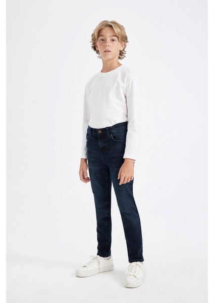 Erkek Çocuk Slim Fit Dar Kesim Düz Paça Cepli Jean Pantolon C5706A824WN