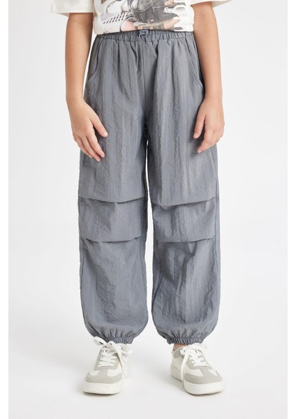 Kız Çocuk Beli ve Paçası Lastikli Cepli Gri Paraşüt Jogger Pantolon D0646A824SM fırsatları