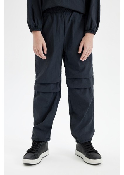 Erkek Çocuk Beli ve Paçası Lastikli Cepli Antrasit Jogger Paça Paraşüt Pantolon D0334A824AU fırsatları