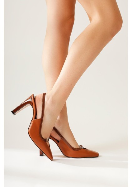 Elenita Taba Küt Burunlu Taş Detaylı Topuklu Ayakkabı fiyatları