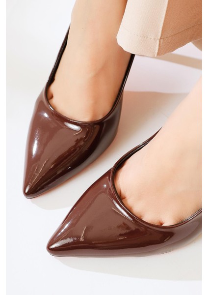 Minal Bordo Rugan Sivri Burunlu Kırmızı Jurdanlı Topuklu Ayakkabı indirimleri