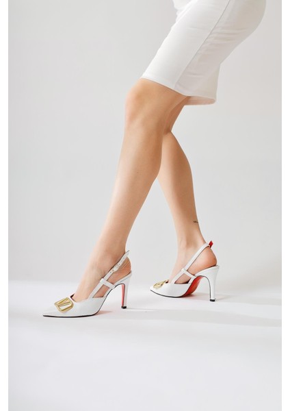 Eve-Marie Beyaz Toka Detaylı Sivri Burunlu Stiletto