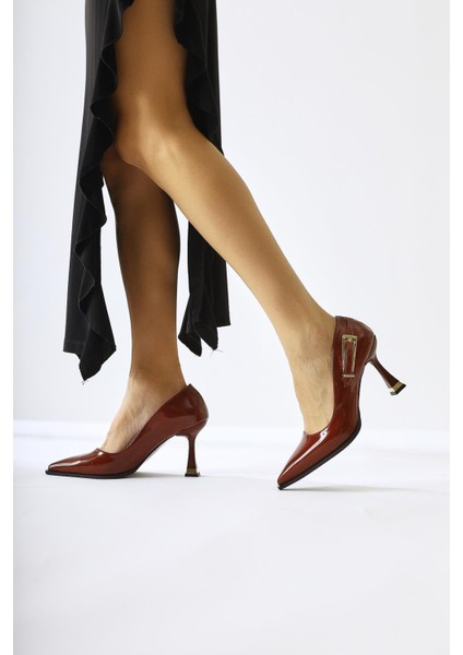 Mithra Bordo Rugan Sivri Burunlu Toka Detaylı Topuklu Ayakkabı indirimleri