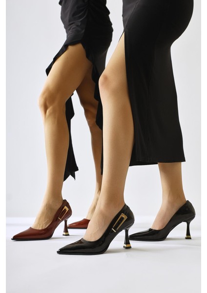 Mithra Siyah Rugan Sivri Burunlu Toka Detaylı Topuklu Ayakkabı indirimleri