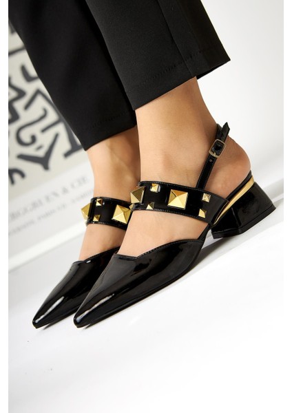 Nicoline Siyah Rugan Sivri Burunlu Piramidal Zımbalı Kalın Bantlı Kısa Topuklu Kadın Ayakkabı fiyatları
