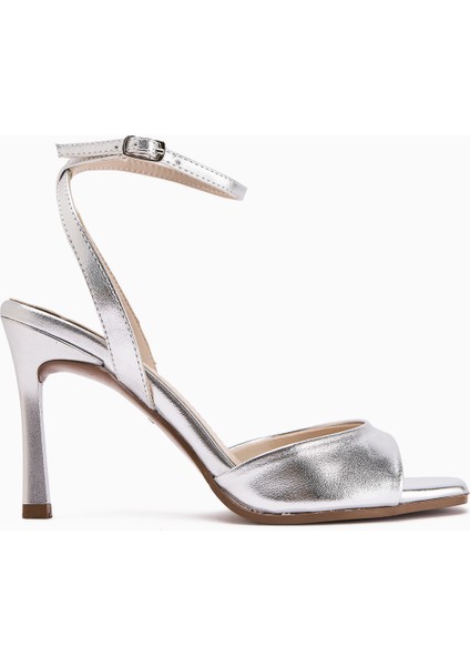 Nova Gümüş Bilekten Tokalı Ince Topuklu Kadın Ayakkabı
