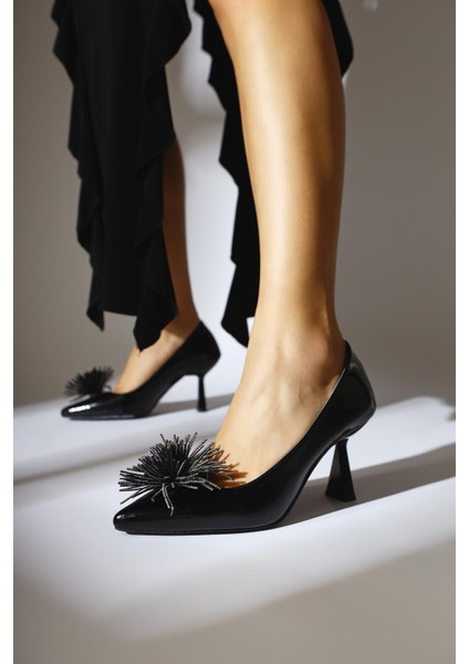 Choi Siyah Rugan Sivri Burunlu Taşlı Püskül Detaylı Topuklu Kadın Ayakkabı fiyatları