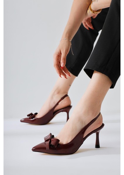 Thove Bordo Rugan Sivri Burunlu Fiyonk Detaylı Topuklu Ayakkabı