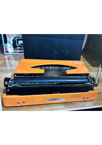 Silver Reed 200 F Klavye Çantalı Dto Sorunsuz Çalışır Durumda