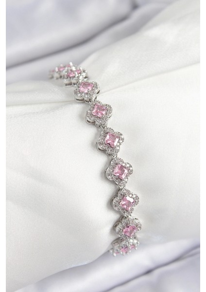 Pirinç Zirkon Taşlı Pembe Yonca Baget Model Gümüş Renk Vıp Seri Kadın Bileklik - TJ-BB7505