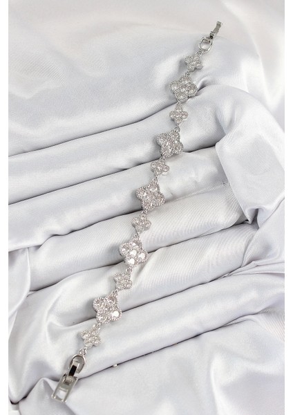 Pirinç Zirkon Taşlı Yonca Model Gümüş Renk Vıp Seri Kadın Bileklik - TJ-BB7521 fiyatları