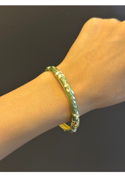 Çelik Mineli Desenli Kadın Kelepçe Bileklik fırsatları