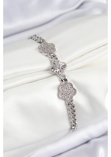 Pirinç Zirkon Taşlı Yonca Model Gümüş Renk Kadın Bileklik - TJ-BB7548