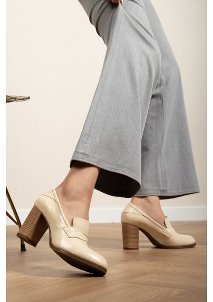 Kadın Deri Saraçlı Klasik Topuklu Ayakkabı 2145 Klasik Bej Rugan 35 fiyatları