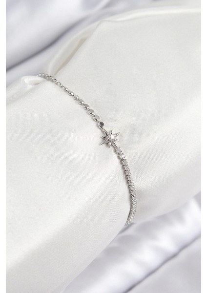 Pirinç Zirkon Taşlı Kutup Yıldızı Model Ezme Zincir Gümüş Renk Kadın Bileklik - TJ-BB7588