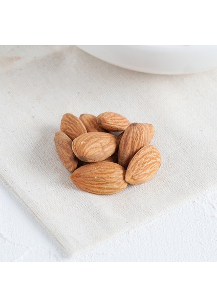 Badem Içi Çiğ (Kg) 200 gr fiyatları