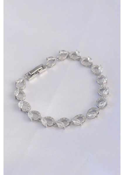 Vip Seri Pirinç Zirkon Taşlı Gümüş Renk Arpa Model Bileklik