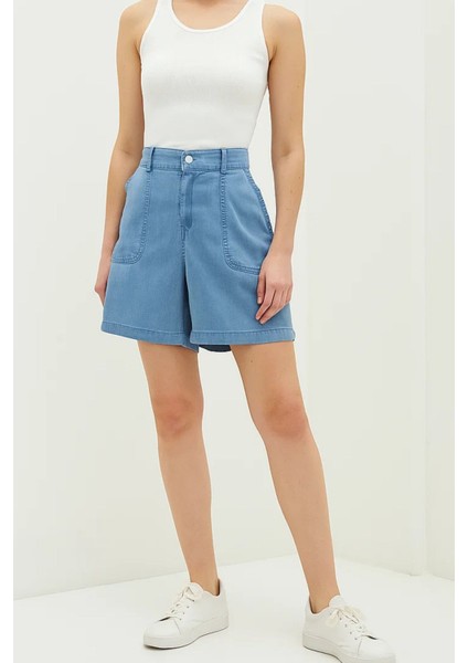Kadın Yüksek Bel Açık Mavi Jean Etek Görünümlü Şort – Cepli, Rahat Kesim Yazlık Denim modelleri