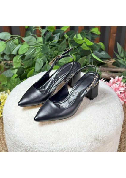 Siyah Sivri Burun Minderli Arkası Açık Blok Topuklu Ayakkabı M1127