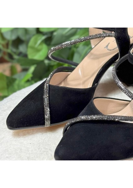 Süet Taşlı Çapraz Bantlı Blok Topuklu Ayakkabı M1125 fiyatları