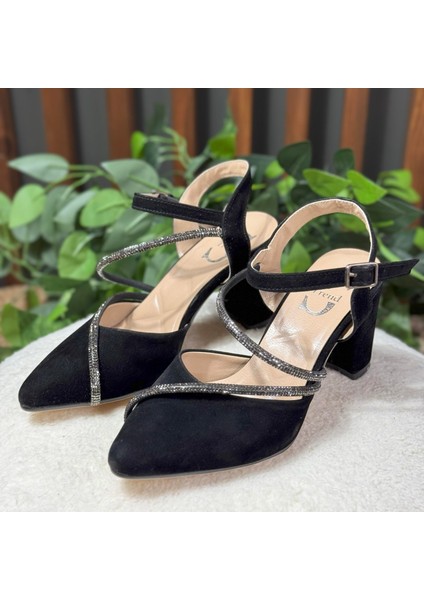 Süet Taşlı Çapraz Bantlı Blok Topuklu Ayakkabı M1125 modelleri