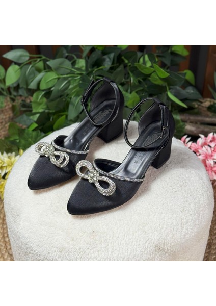 Taş Fiyonklu Bilek Bağlamalı Topuklu Ayakkabı M1117