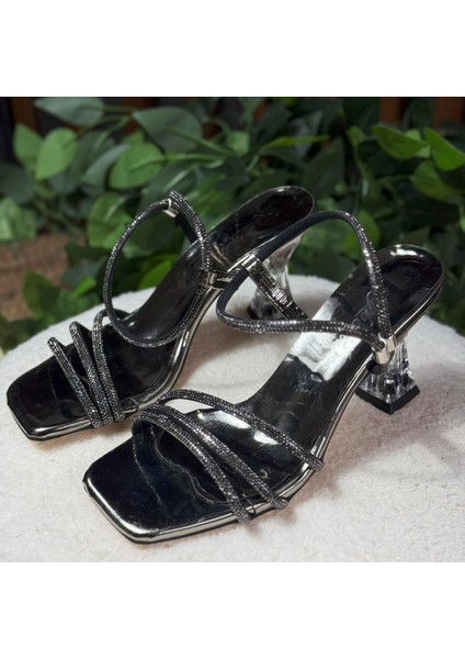 Işıltılı Gümüş Bantlı Blok Topuklu Ayakkabı M1115 modelleri