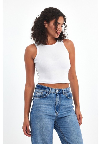 Kadın Beyaz Fitilli Görünümlü Askılı Kalın Esnek Örme Basic Crop Atlet Bluz modelleri