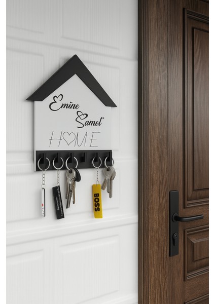 Ahşap Siyah-Beyaz Ev Şekilli Isimli Anahtarlık Askısı – Kişiye Özel Dekoratif Anahtarlık Tutucu