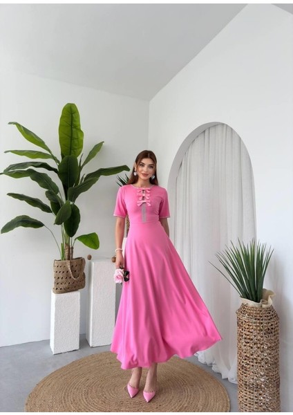 Wera Taşlı Fiyonk Detaylı Elbise