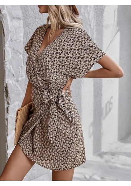 Kadın Kısa Yarasa Kollu Önden Kruvaze Yaka Detaylı Önden Bağlamalı Desenli Süprem Elbise