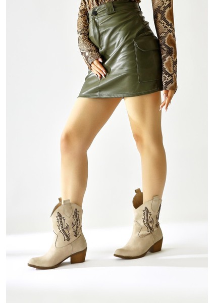 Fiza Bej Sivri Burunlu Nakışlı Zımba Detaylı Western Bot indirimleri