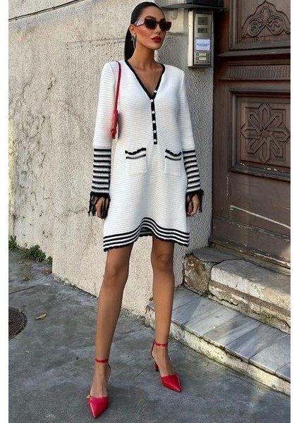 Triko Kolları Püsküllü Düğmeli Elbise 2849