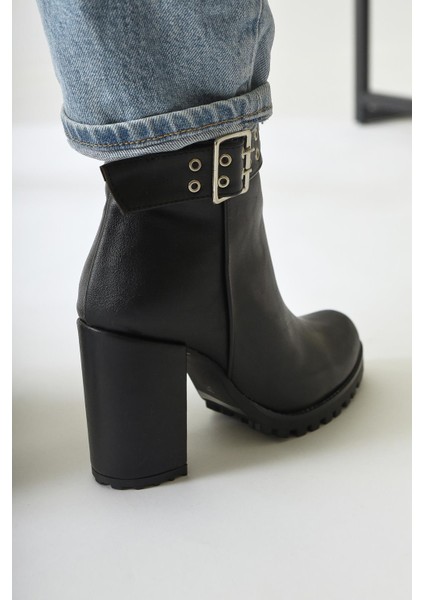 Jonny Siyah Kemer Detaylı Oval Burunlu Fermuarlı Bot fırsatları