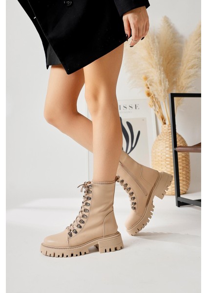 Suzette Nud Bağcıklı Kalın Tabanlı Bot modelleri