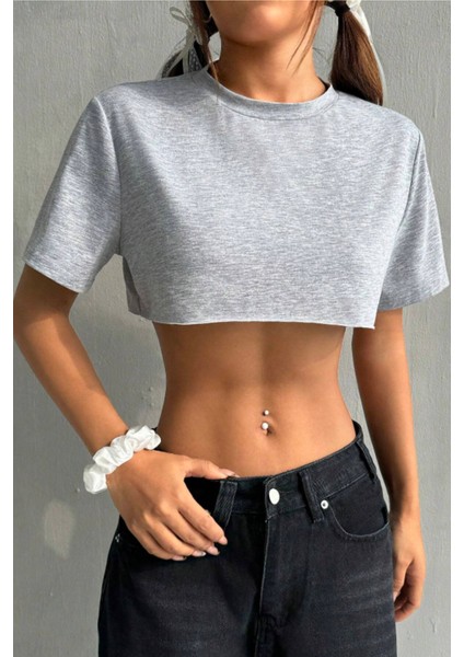 Kadın Gri Bisiklet Yaka Oversize Crop T-Shirt fiyatları