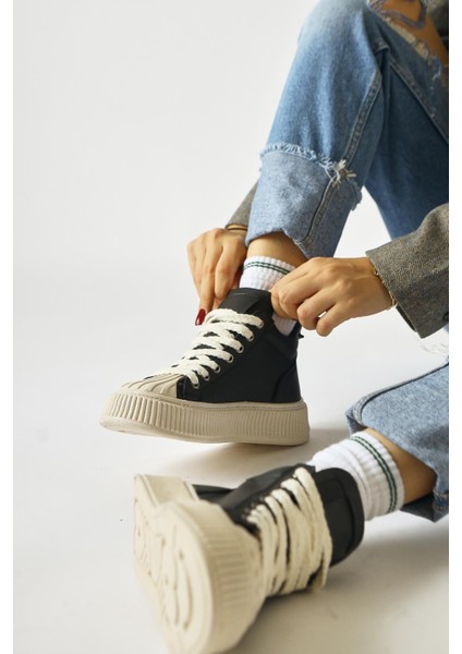 Daniele Siyah Bağcıklı Spor Bot