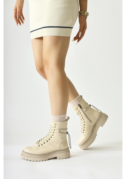 Andia Bej Parlak Taş Detaylı Bağcıklı Bot fırsatları