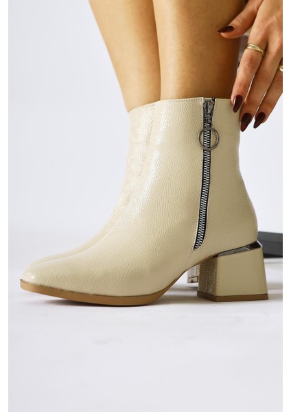 Deyana Bej Kırışık Rugan Fermuar Aksesuarlı Bot indirimleri